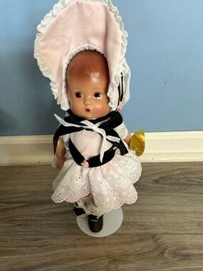 Vintage Effanbee Patsy w/Bonnet Doll w/Hangtag